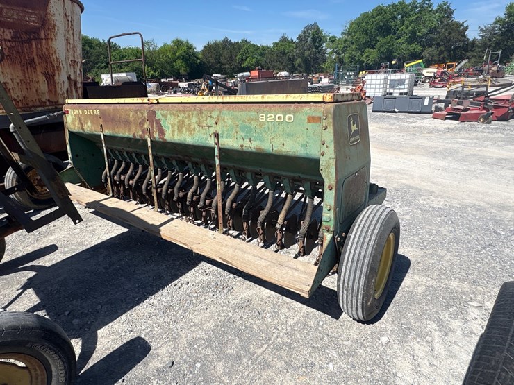 john-deere-8200-image-2