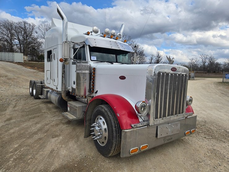 2000-peterbilt-379-image-27