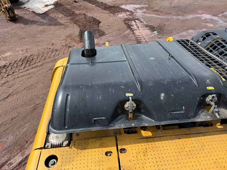 caterpillar-330d-image-76