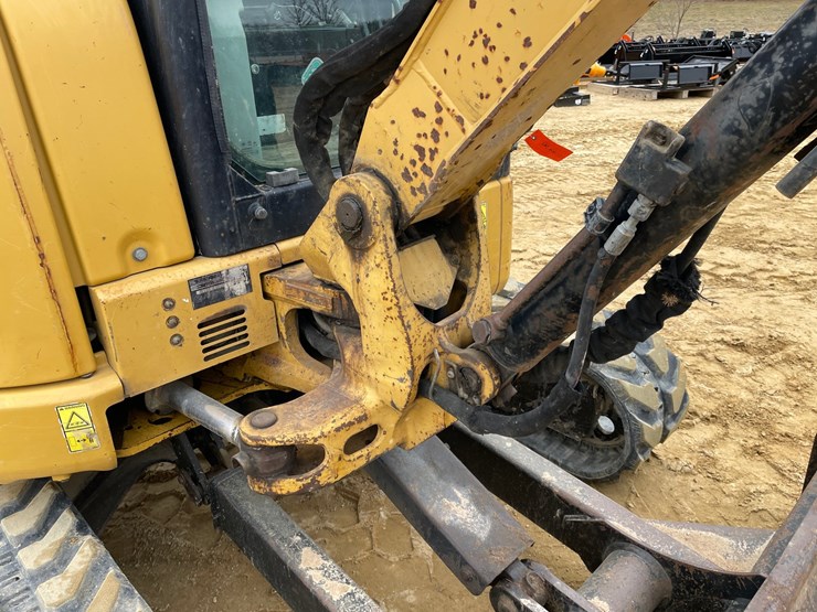 2014-caterpillar-303.5-image-36