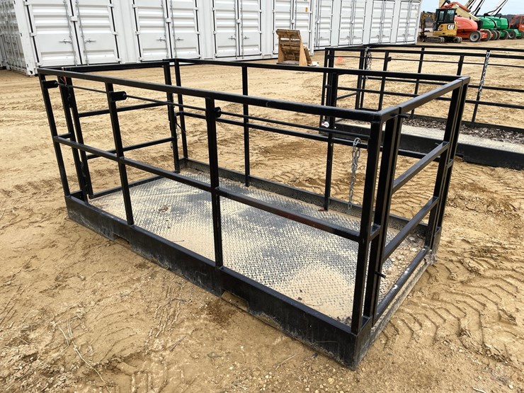 #7533-•-8'-work-platform-with-fork-pockets-image-1