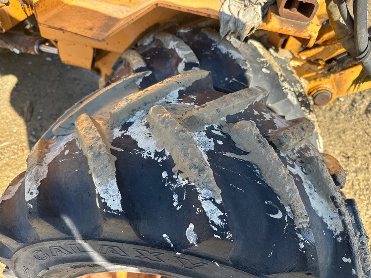 case-maxi-sneaker-image-64