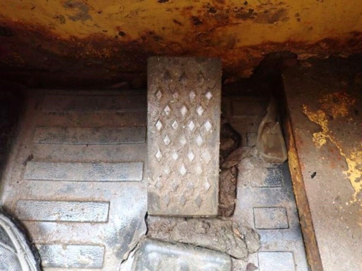 2009-caterpillar-232b-image-24