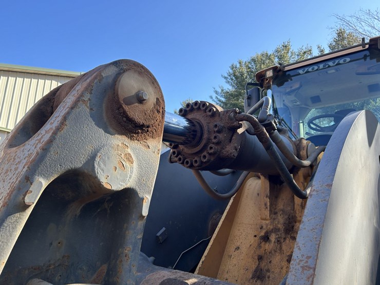 volvo-l250g-image-19