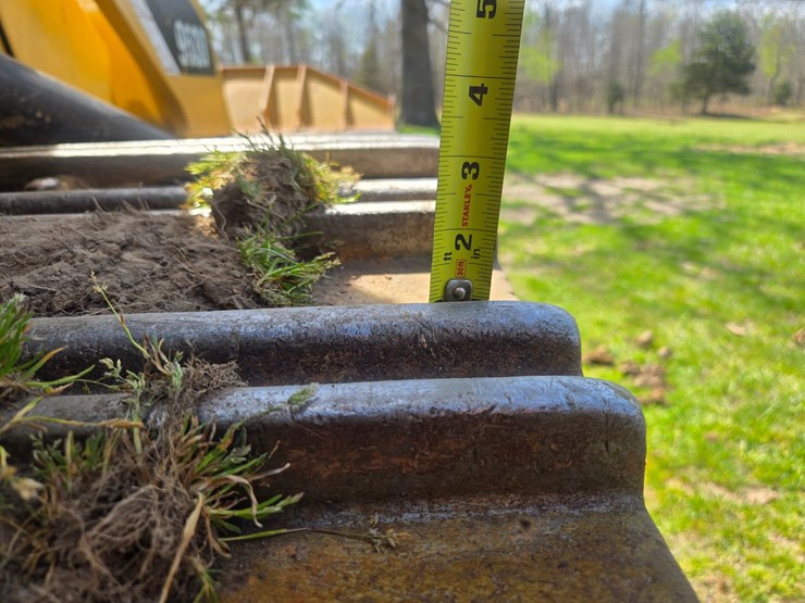 2014-caterpillar-953d-image-75