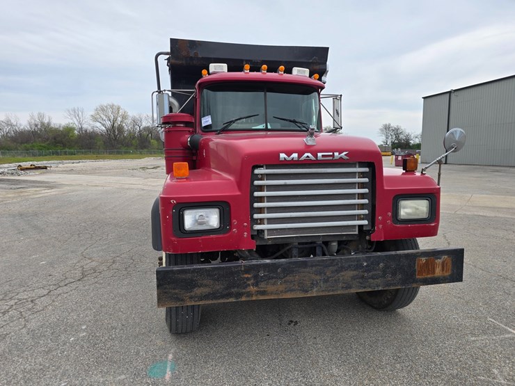 2003-mack-rd688s-image-24