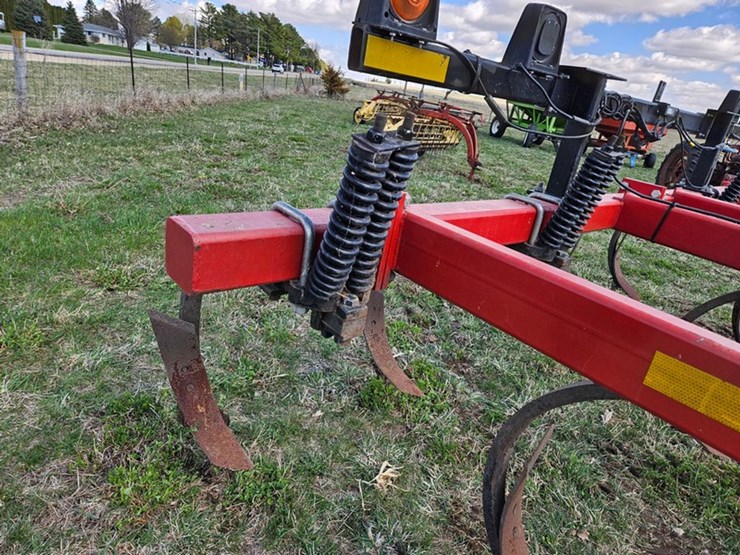 #515-•-brillion-sb-91-9-shank-chisel-plow-image-24