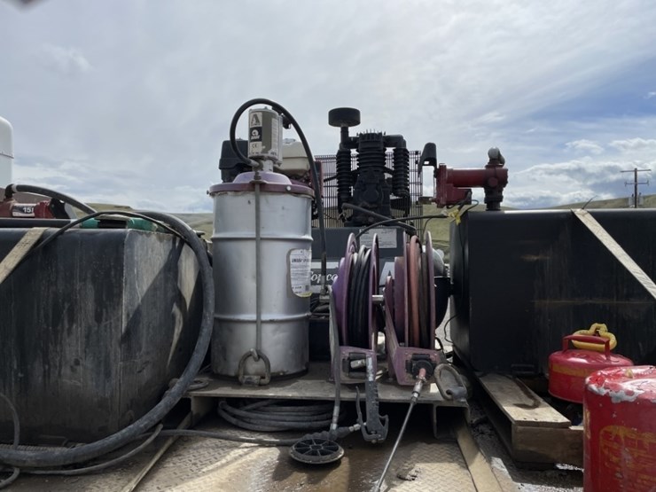 2004-kenworth-t300-image-18