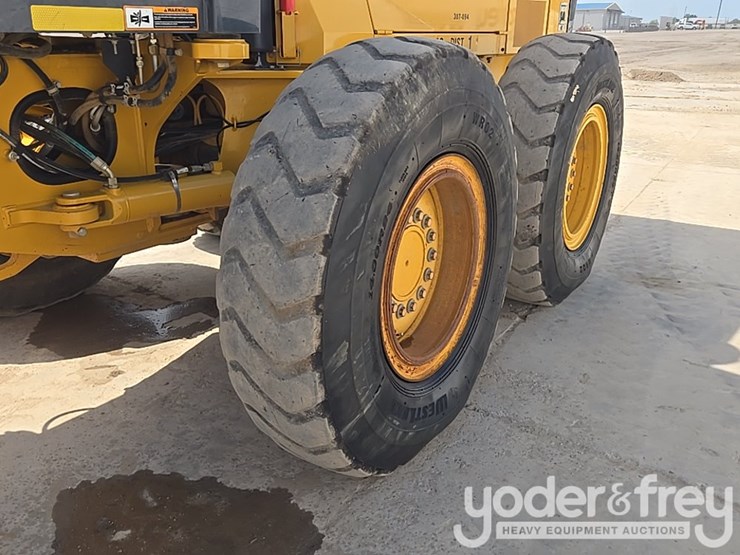 2019-deere-670g-image-13