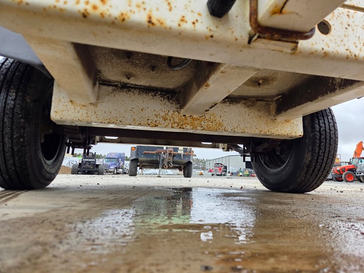 2002-massey-ferguson-8-image-35