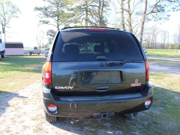 2004-gmc-envoy-image-3
