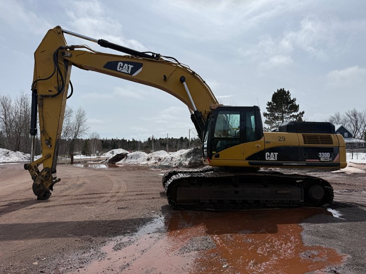 caterpillar-330d-image-2