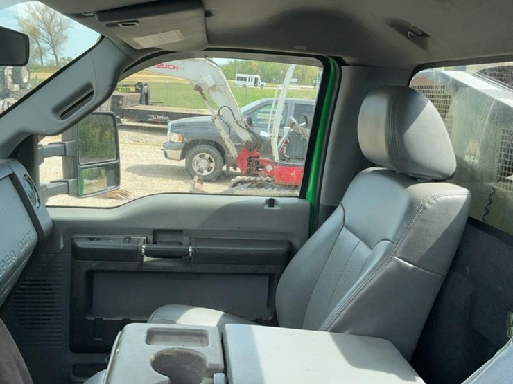 2014-ford-f450-image-17