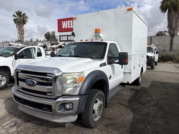 2012-ford-f550-image-1