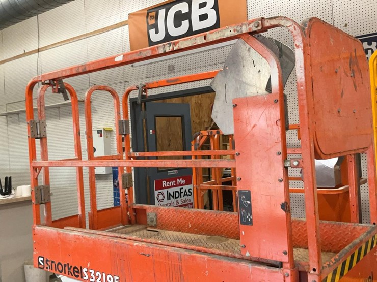 #423-•-2019-snorkel-19'-scissor-lift-image-13