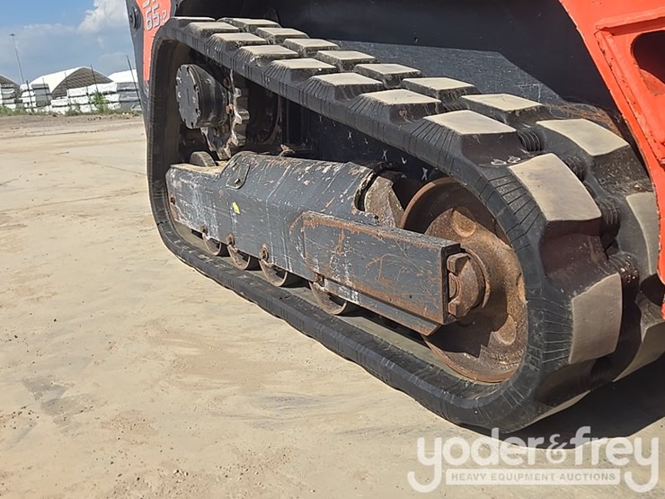 2020-kubota-svl65-2-image-24