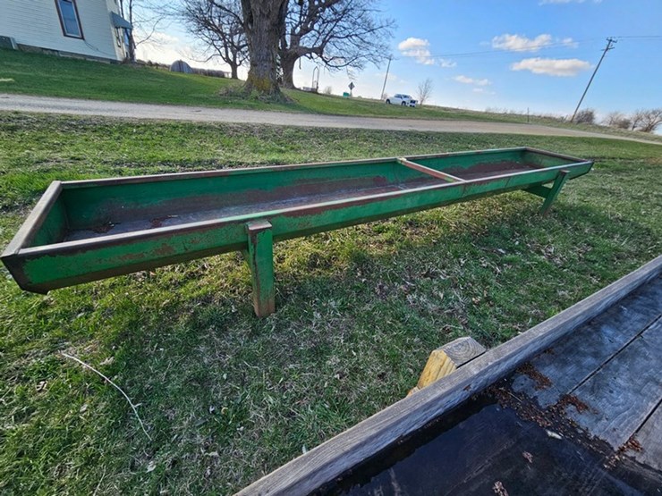 #547-•-20'-steel-feed-bunk-image-4