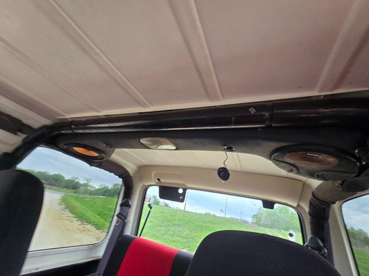 1997-jeep-wrangler-image-42