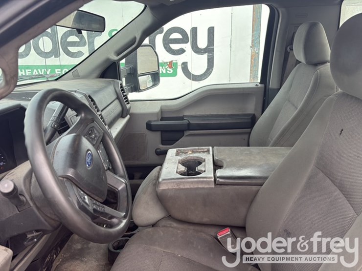 2017-ford-f350-image-40