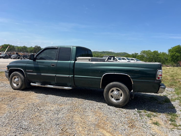 2000-dodge-ram-2500-image-2
