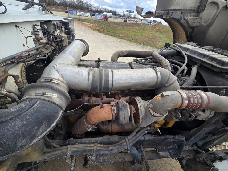 2000-peterbilt-379-image-44