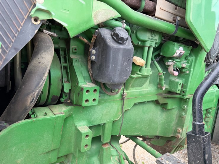 2010-john-deere-8270r-image-54