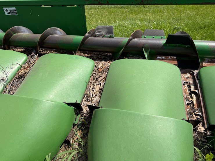 2000-john-deere-894-image-26