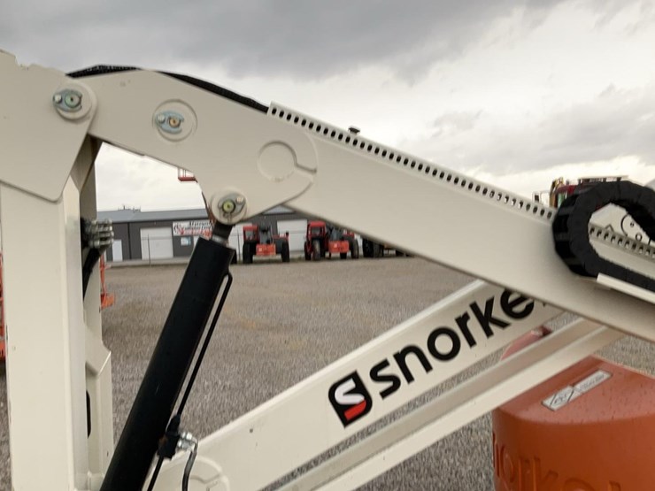 #309-•-2019-snorkel-38'-articulating-lift-image-19