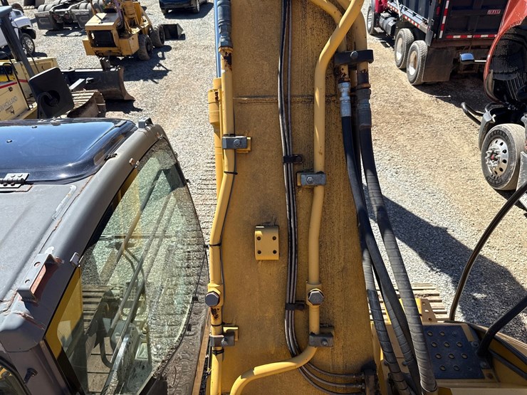 2009-deere-225-lc-image-31