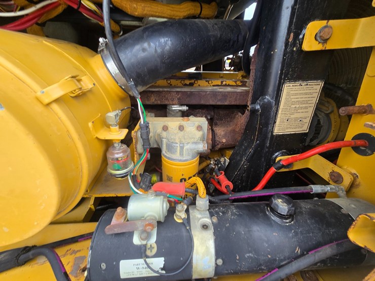 2001-caterpillar-963c-image-34