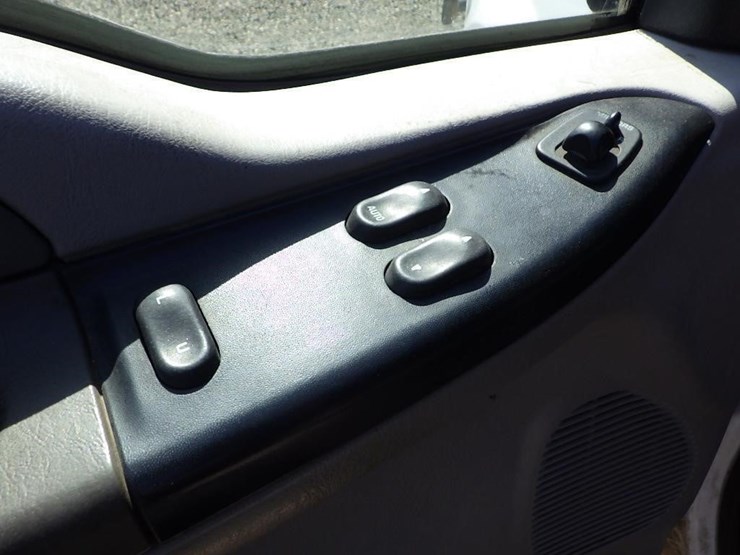 2001-ford-f350-image-24