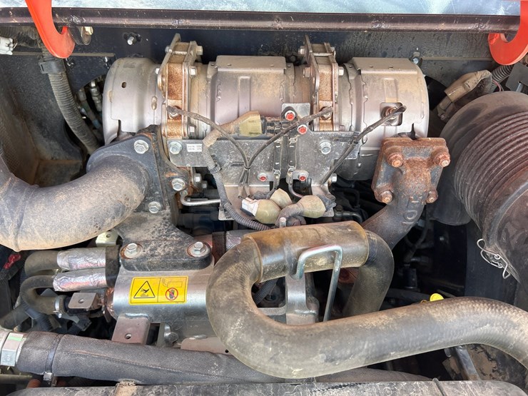 2023-kubota-svl65-2-image-34