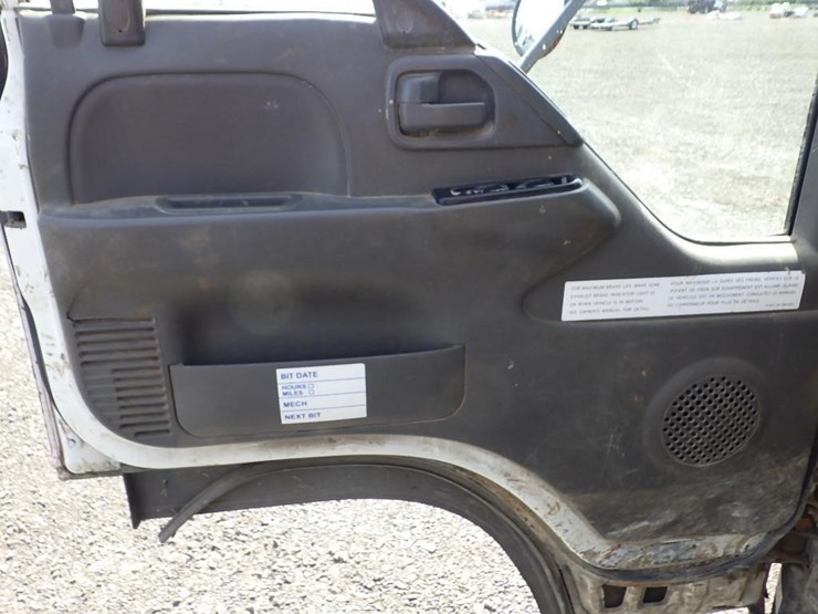 2005-isuzu-nqr-image-22