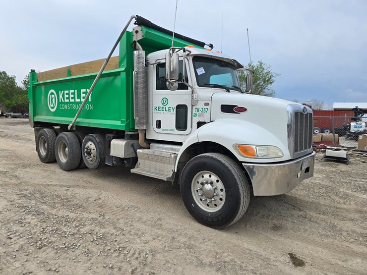 2017-peterbilt-348-image-20