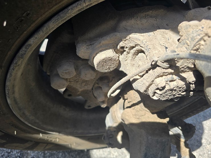 2017-peterbilt-579-image-35