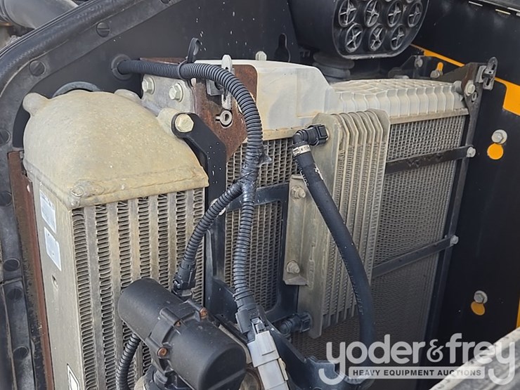 2017-jcb-510-56-image-61