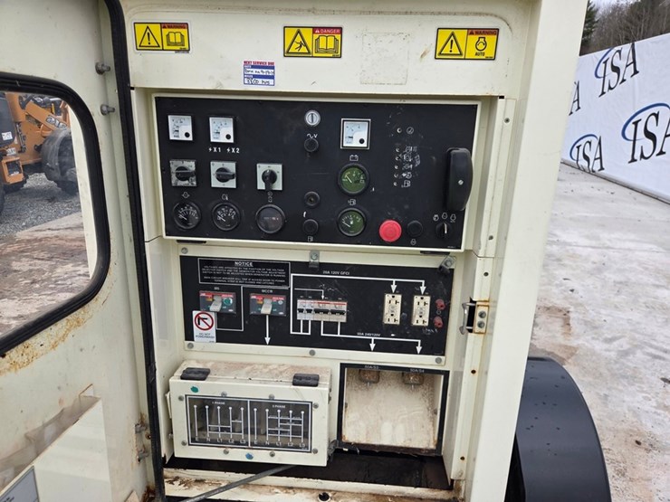 2011-caterpillar-xq20-image-28