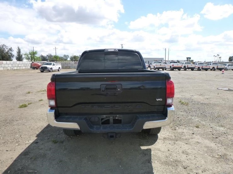 2018-toyota-tacoma-image-19