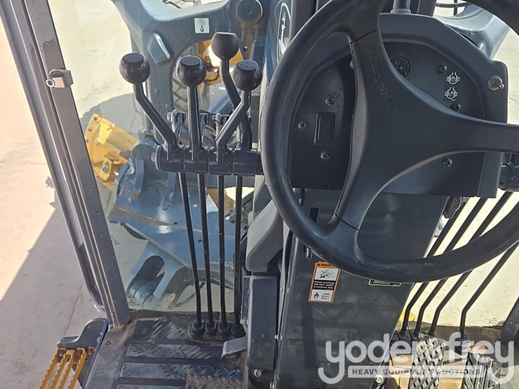 2019-deere-670g-image-119