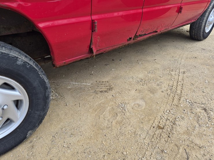 2011-ford-e350-image-5