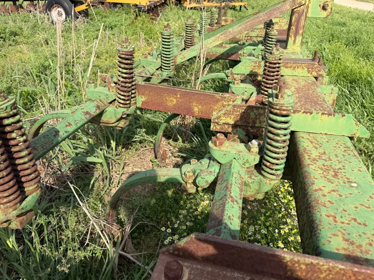 #45300-•-16'-chisel-plow-image-19