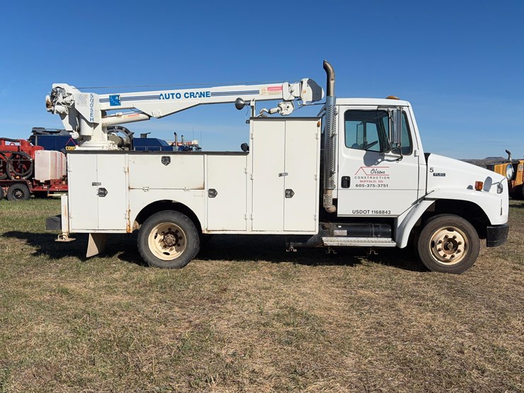 2000-freightliner-fl60-image-7