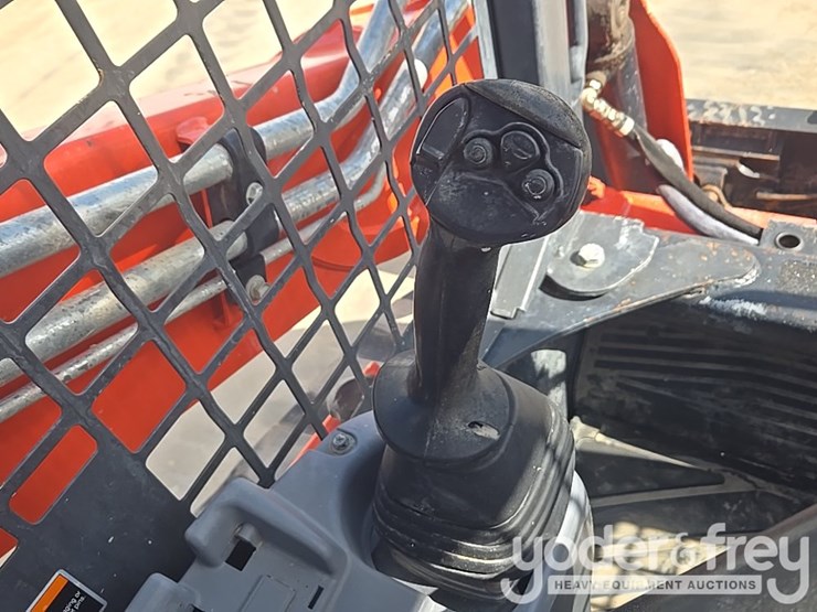 2020-kubota-svl65-2-image-72