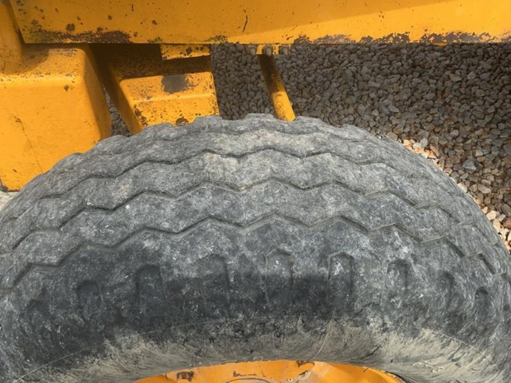 john-deere-310d-image-80