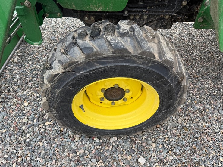 john-deere-4120-image-53