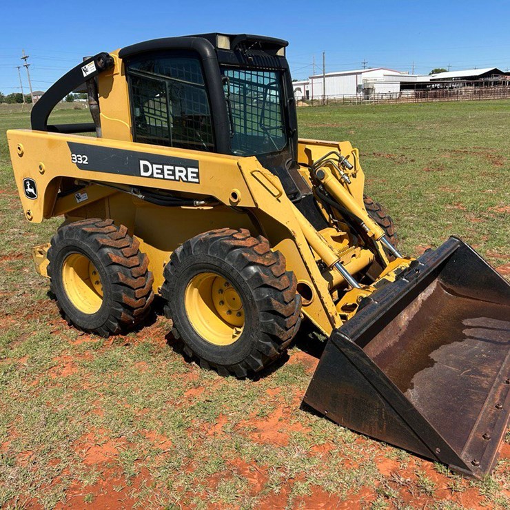 2008 DEERE 332