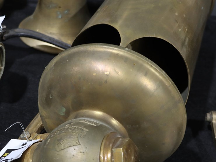 #81-•-brass-steam-whistle-with-handle-image-7