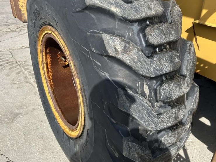 2000-caterpillar-938g-image-22