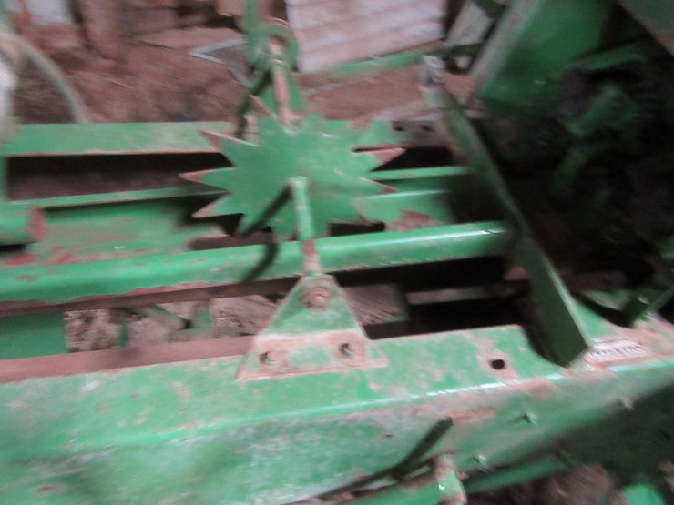 john-deere-336-image-11