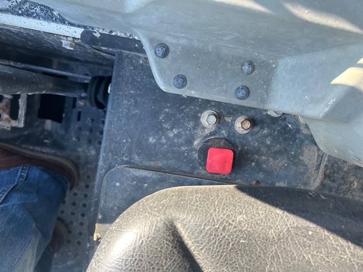 2017-bobcat-t550-image-32